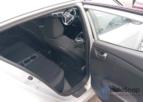 2017 Hyundai Veloster Value Edition z USA, uszkodzony, nr VIN KMHTC6AD6HU322778